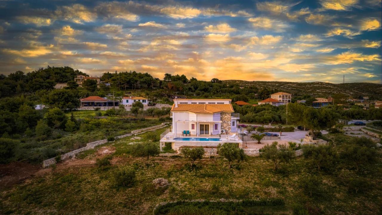 Vilă Guesto With Private Pool Anafonítria